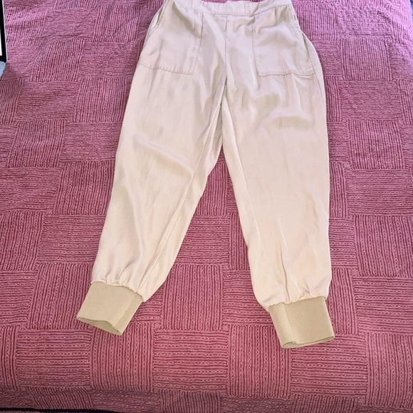 Vero Moda Aware Tan Trousers lightweight summer fabric - Picture 15 of 16